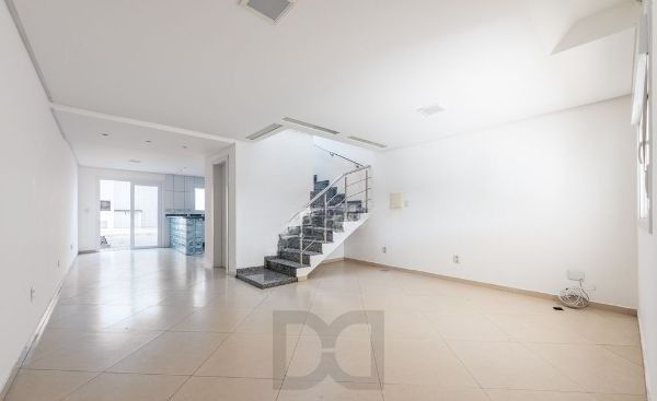 Casa sobrado no bairro Vila Ipiranga de 3 dormitórios e 2 vagas — foto 2