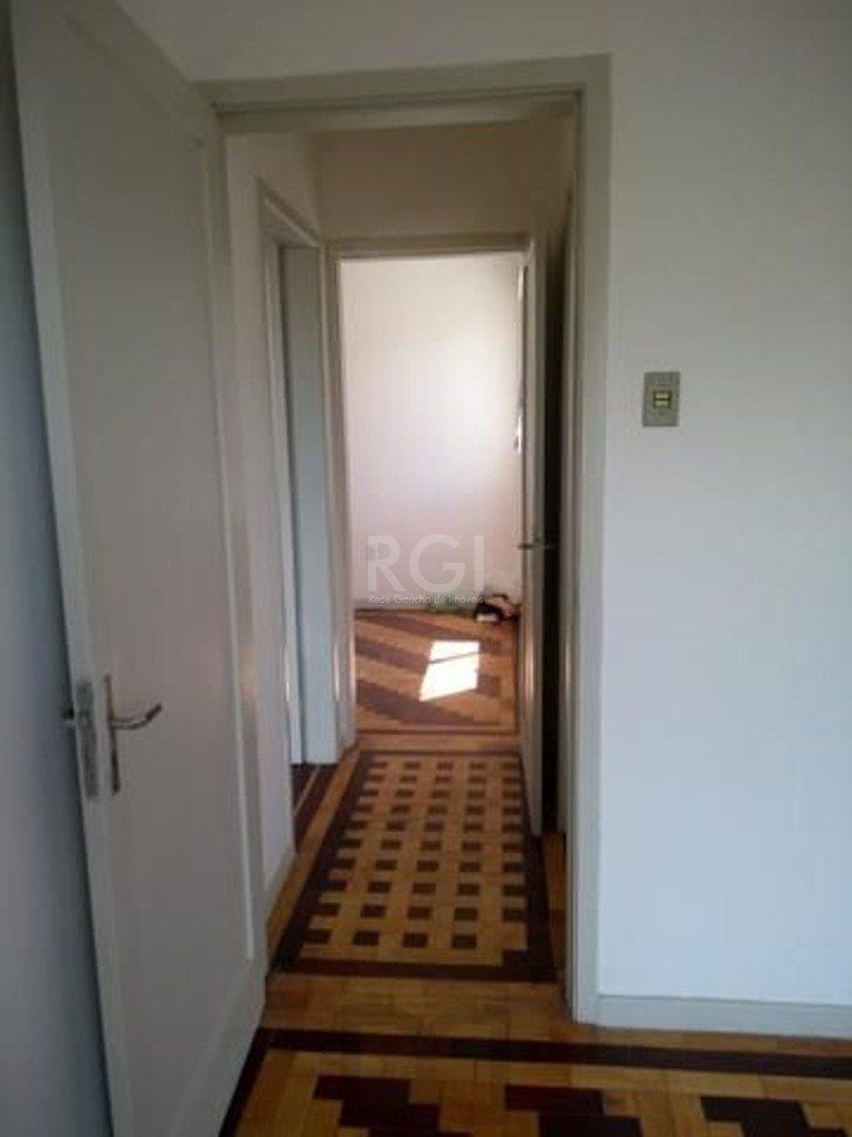 Apartamento de 2 dormitórios, Petrópolis Desocupado — foto 4