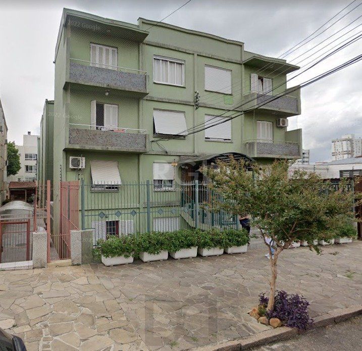 Apartamento no Partenon térreo de 2 dormitórios e 2 pátios DESOCUPADO — foto 1