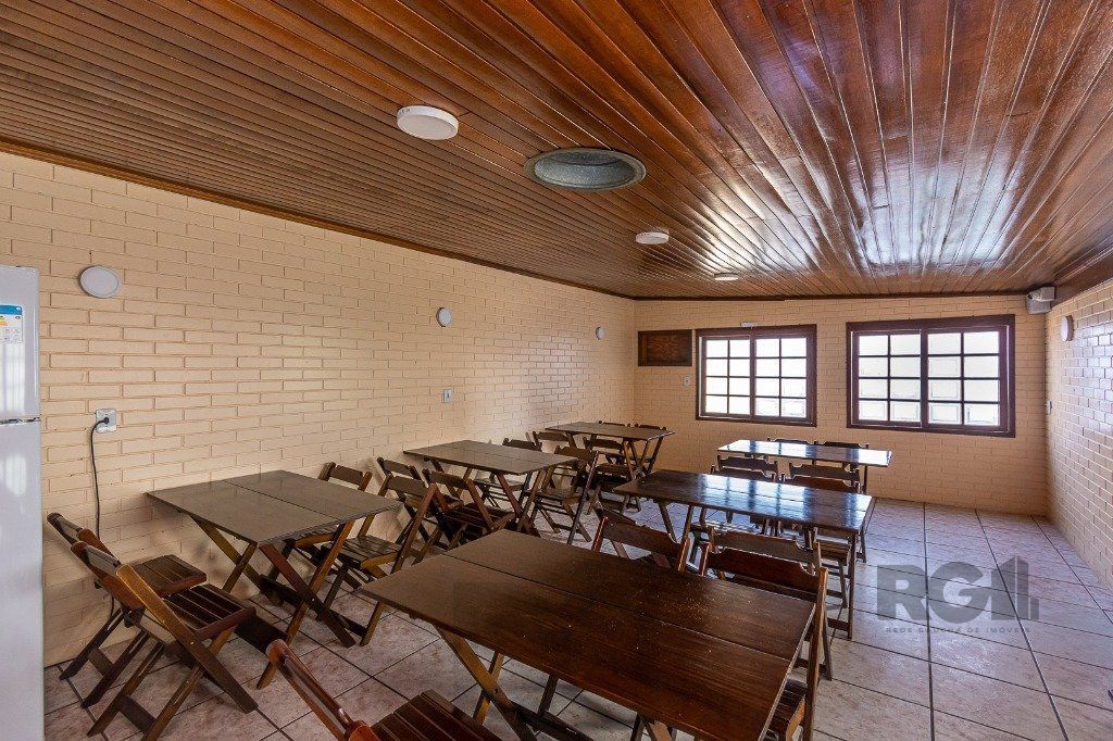 Apartamento no bairro Vila Ipiranga de 2 dormitórios e vaga DESOCUPADO — foto 32