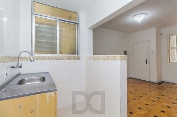 Apartamento no bairro Santana de 2 dormitórios DESOCUPADO — foto 6