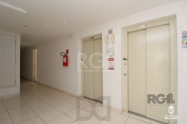 Apartamento no bairro Cristal de 2 dormitórios infra e vaga DESOCUPADO — foto 26