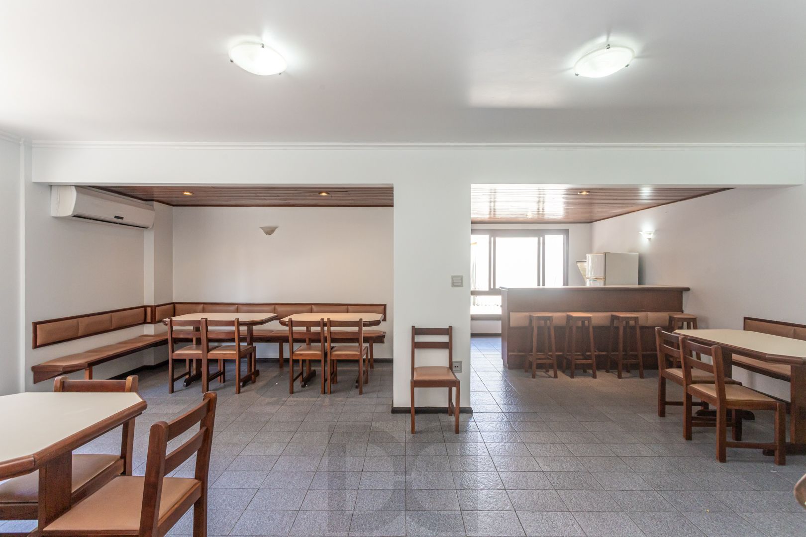 Apartamento no bairro Menino Deus de 4 dormitórios e vaga — foto 34