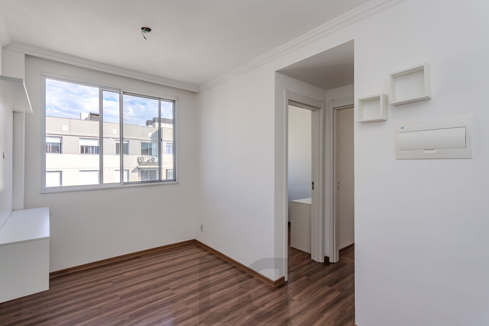 Apartamento no Sarandi de 2 dormitórios vaga e infra DESOCUPADO — foto 2
