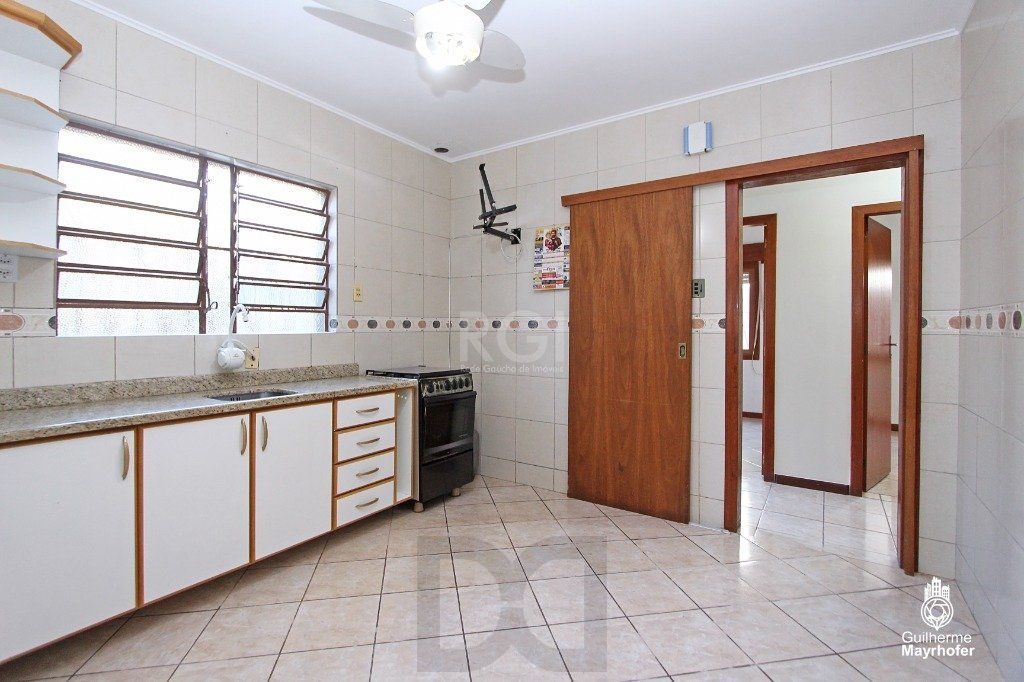 Casa no bairro Cavalhada de 3 dormitórios e amplo pátio — foto 20