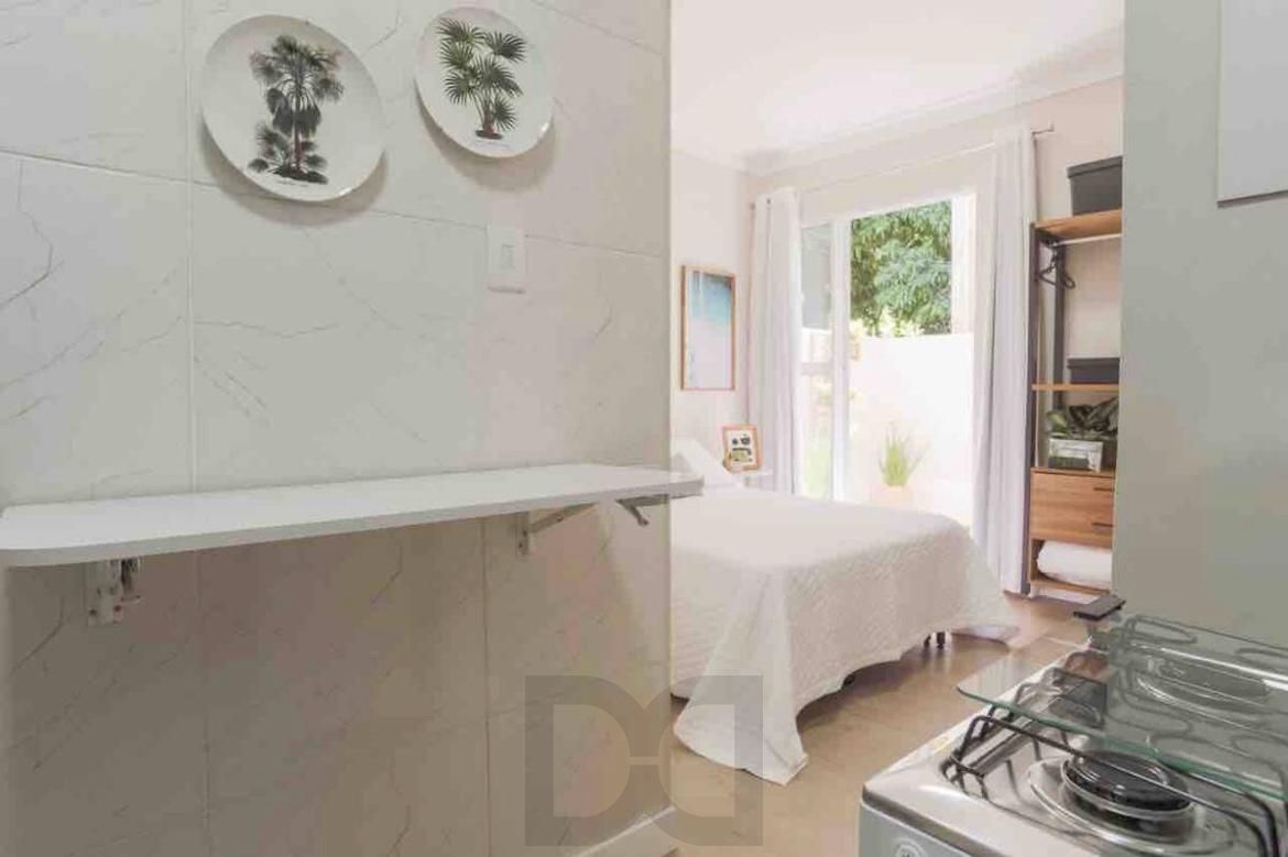 Apartamento Térreo com pátio na Cidade Baixa de 1 dormitório MOBILIADO — foto 13