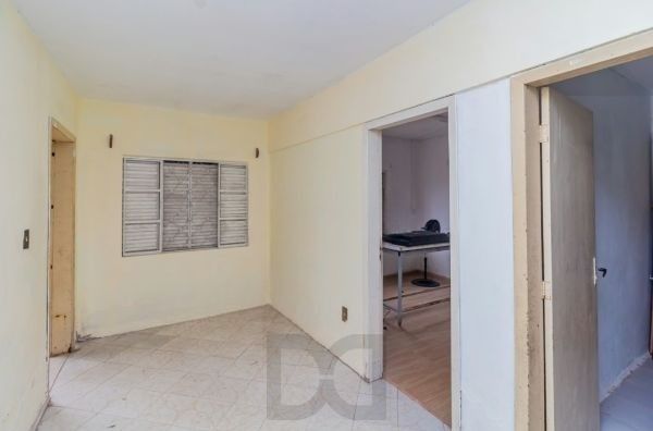 Casa / Terreno com 3 casas de alvenaria no bairro Morro Santana — foto 22