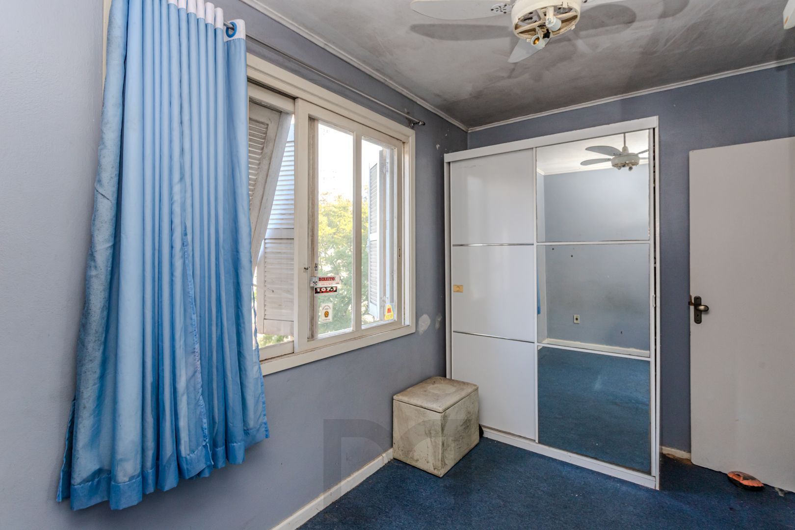 amplo apto 03 dor. de frente,  piso em parquet, , peças amplas , localizado junto a AV. CRISTOVÃO COLOMBO no Moinhos de Vento — foto 18