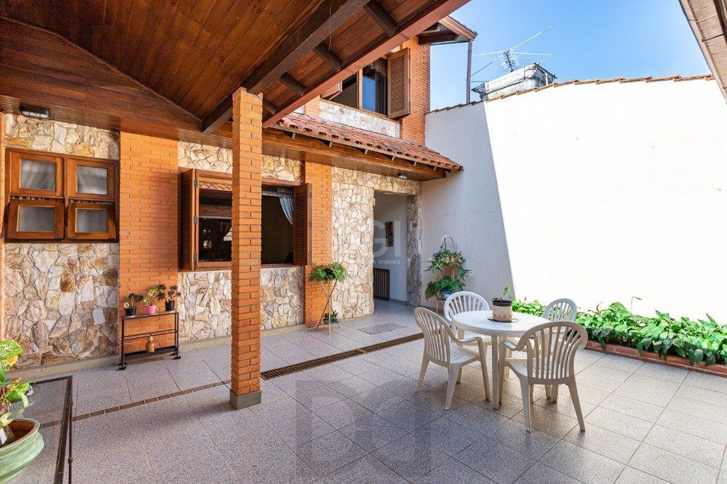Casa sobrado no Partenon de 3 dormitórios e amplo pátio — foto 48