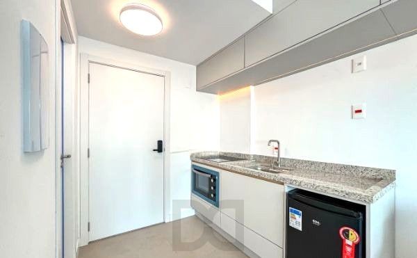 Apartamento estilo LOFT no bairro Mont Serrat mobiliado com vaga — foto 9