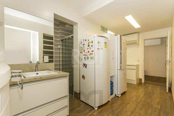 Apartamento para Venda - 202.06m², 3 dormitórios, sendo 1 suites, 1 vaga - Centro Histórico — foto 2