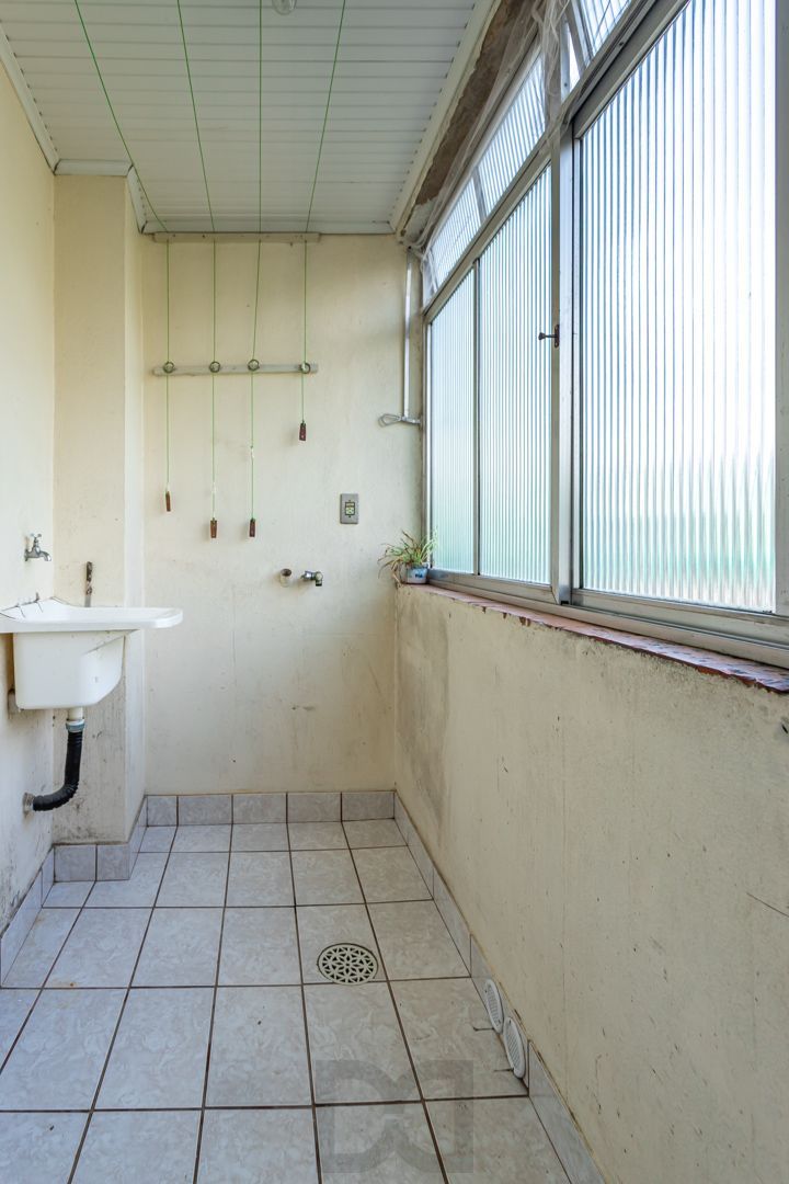 Apartamento no Humaitá de 2 dormitórios DESOCUPADO — foto 21