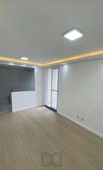 Apartamento no bairro Cristal de 2 dormitórios infra e vaga DESOCUPADO — foto 2