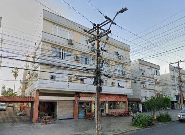 Apartamento TÉRREO com pátio no Menino Deus de 2 dormitórios e vaga rotativa — foto 1