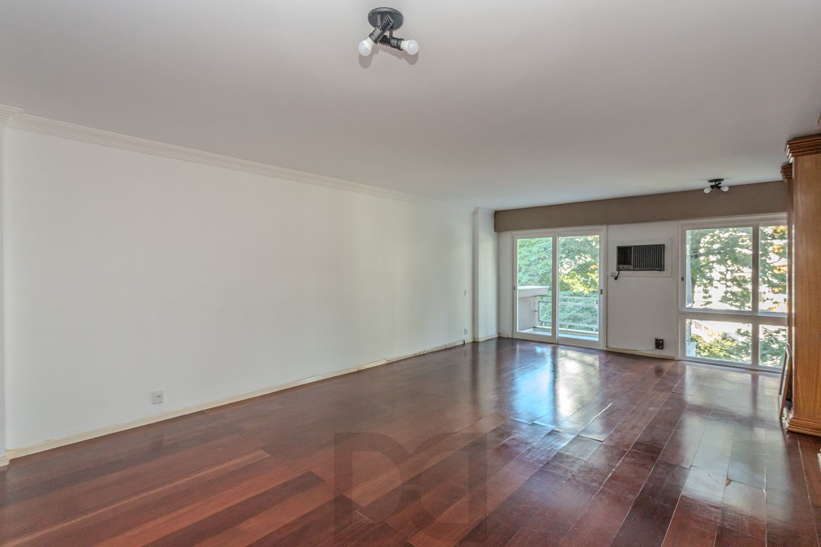 Apartamento no Moinhos de Vento de 3 dormitórios vaga e infra DESOCUPADO — foto 3