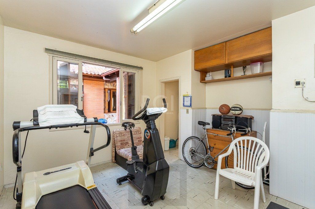 Casa sobrado no Partenon de 3 dormitórios e amplo pátio — foto 58