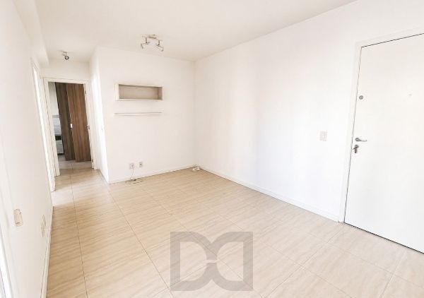 Apartamento no bairro Cristal de 2 dormitórios infra e vaga DESOCUPADO — foto 5