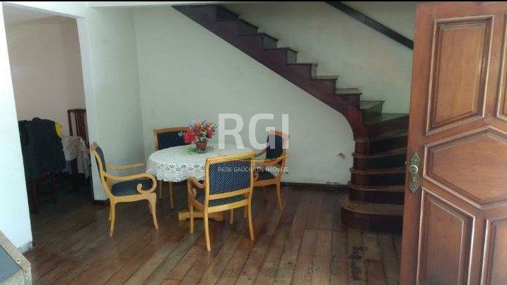 Casa para Venda - 300m², 4 dormitórios, 4 vagas - Nonoai — foto 2