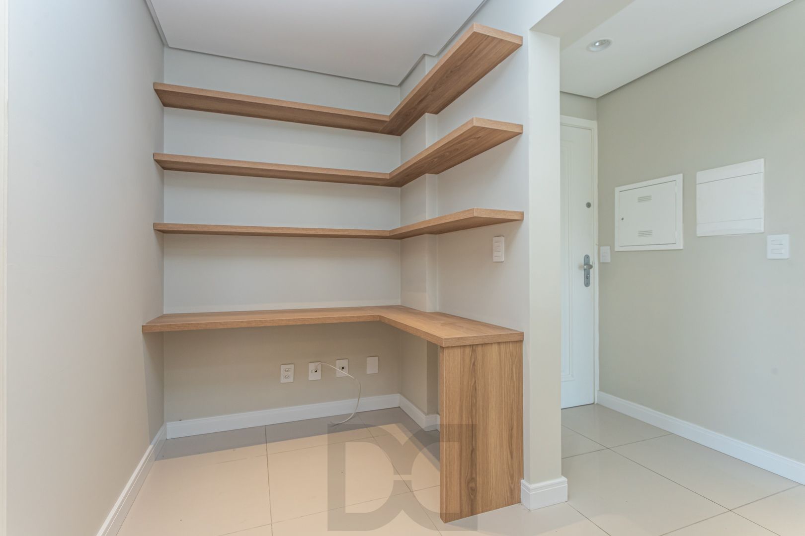 Apartamento no bairro Mont Serrat de 2 suítes e 2 vagas DESOCUPADO — foto 11
