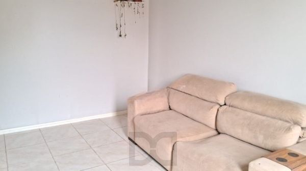 Apartamento no bairro Teresópolis de 2 dormitórios térreo com pátio — foto 3