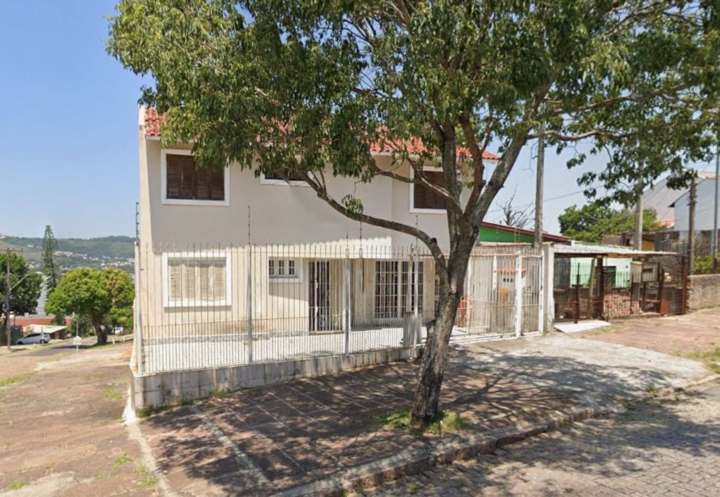 Casa sobrado no bairro Santo Antônio de 4 dormitórios e 2 vagas — foto 2