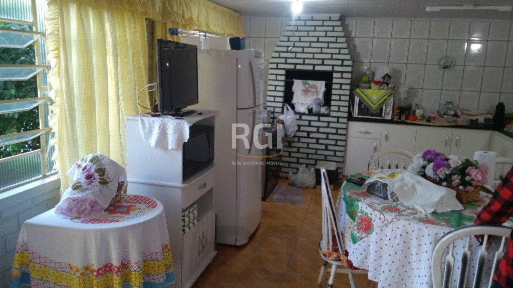 Casa de 3 dormitórios, vagas e pátio - Passo da Areia — foto 9