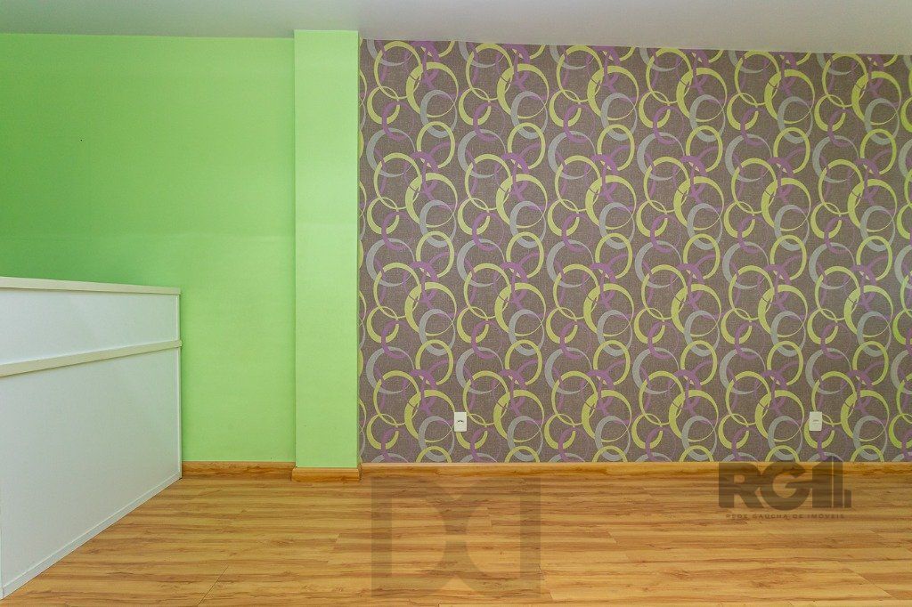 Sala comercial no Menino Deus desocupada — foto 9