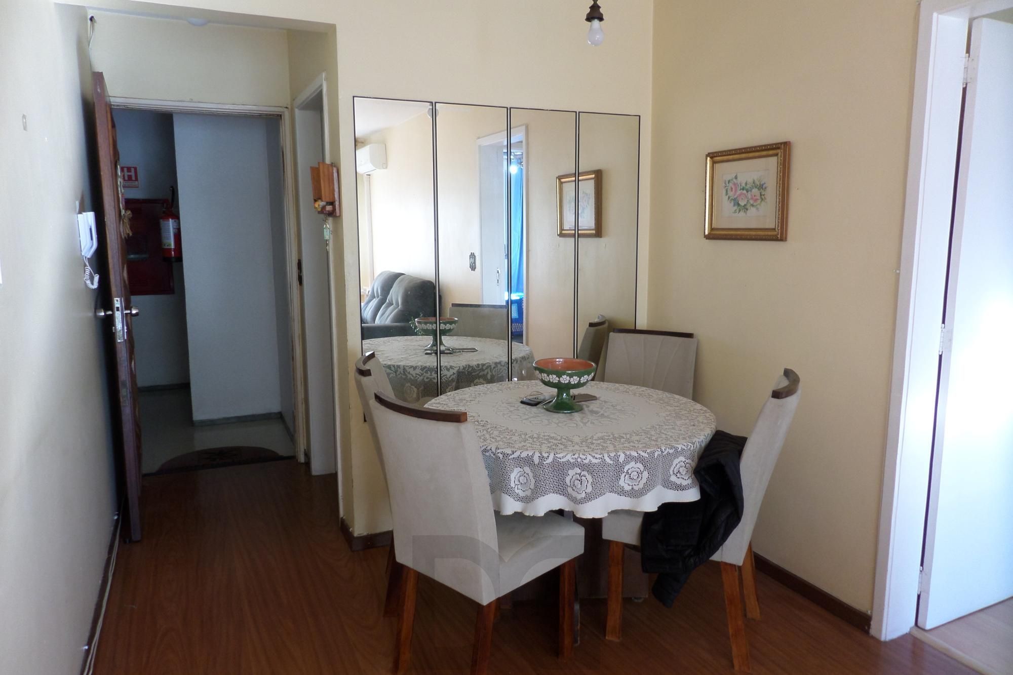 Apartamento no Centro de 2 dormitórios dependência DESOCUPADO — foto 7