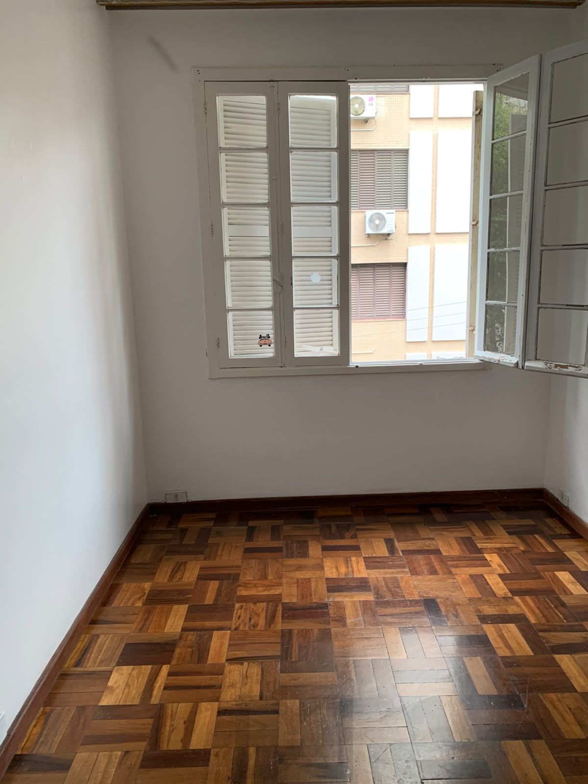 Ótimo apartamento 2 dormitórios no Centro Histórico, próximo ao Gasômetro e Praça da Matriz. — foto 6