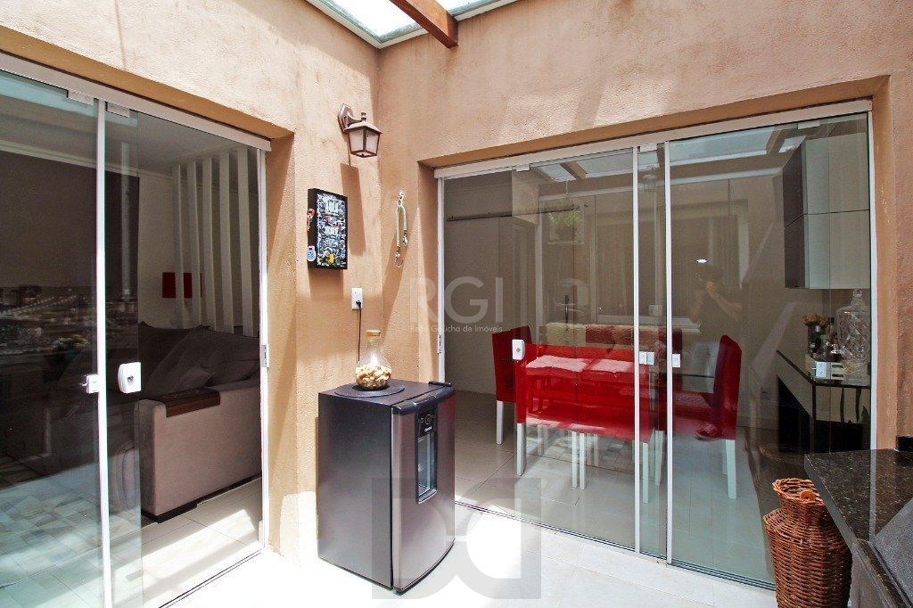 Apartamento de 3 dormitórios e vaga no bairro Petrópolis — foto 8