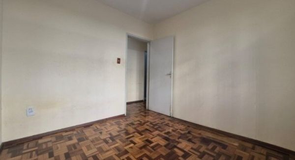 Apartamento no bairro Medianeira de 3 dormitórios DESOCUPADO — foto 13