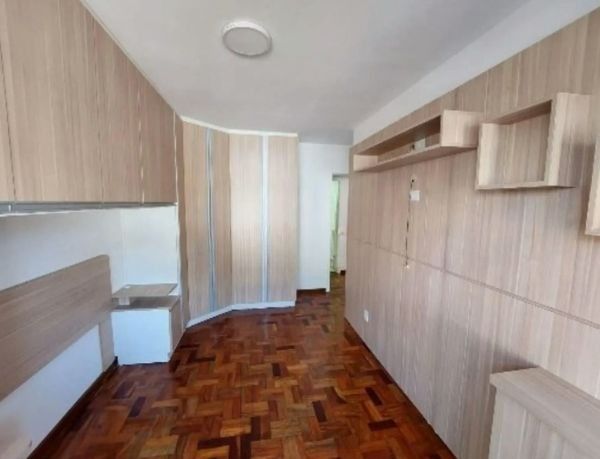 Apartamento no Menino Deus de 2 dormitórios e vaga DESOCUPADO — foto 6