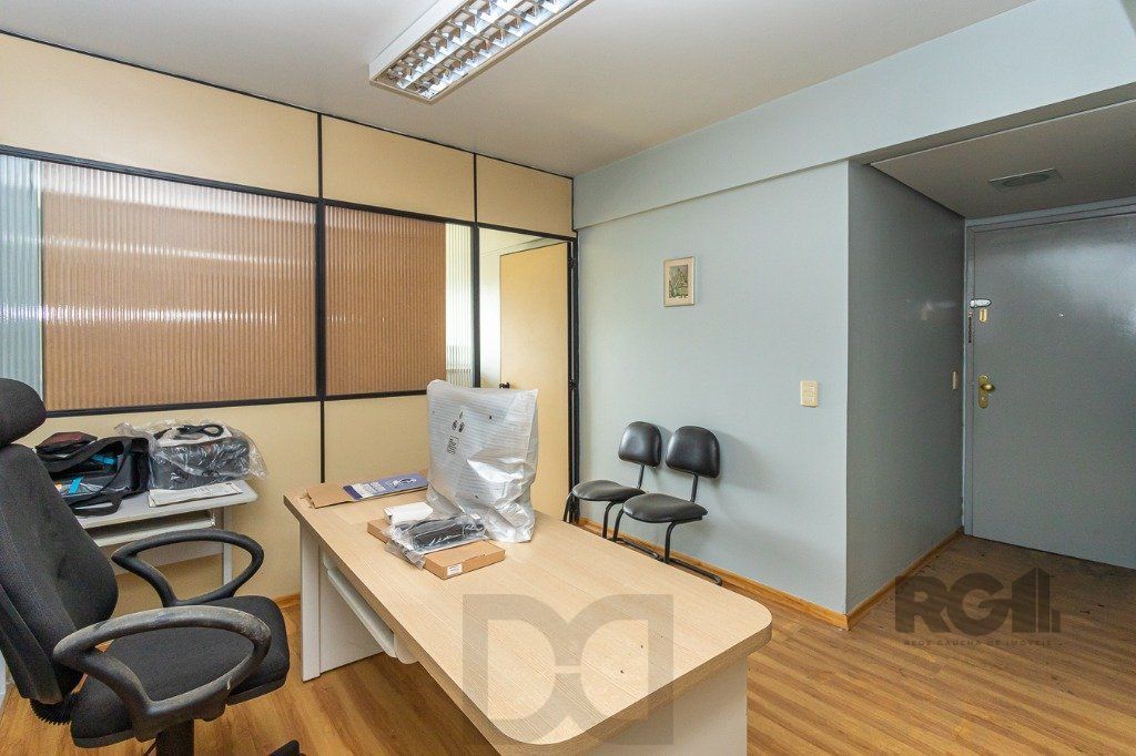 Sala comercial no Menino Deus DESOCUPADA — foto 4