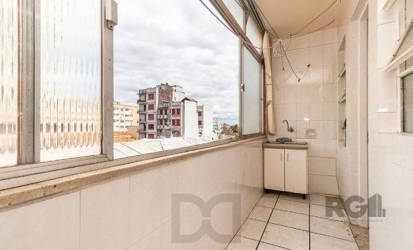 Apartamento no bairro Auxiliadora de 2 dormitórios dependência e vaga DESOCUPADO — foto 18