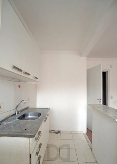 2 DORMITÓRIOS C/ VISTA PANORÂMICA E SUITE,DESOCUPADO, REFORMADO E SEMI MOBILIADO, C/VAGA COBERTA NO PORTO TERESÓPOLIS — foto 8