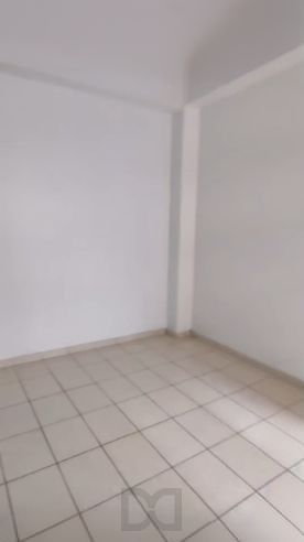 Apartamento no Centro de 3 dormitórios e dependência DESOCUPADO — foto 11