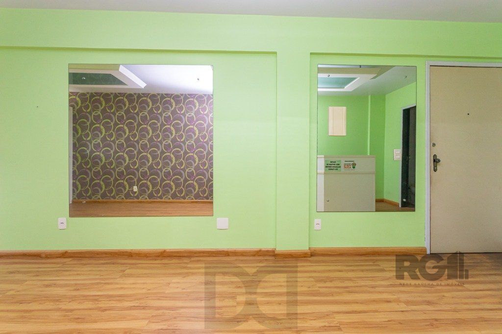 Sala comercial no Menino Deus desocupada — foto 7