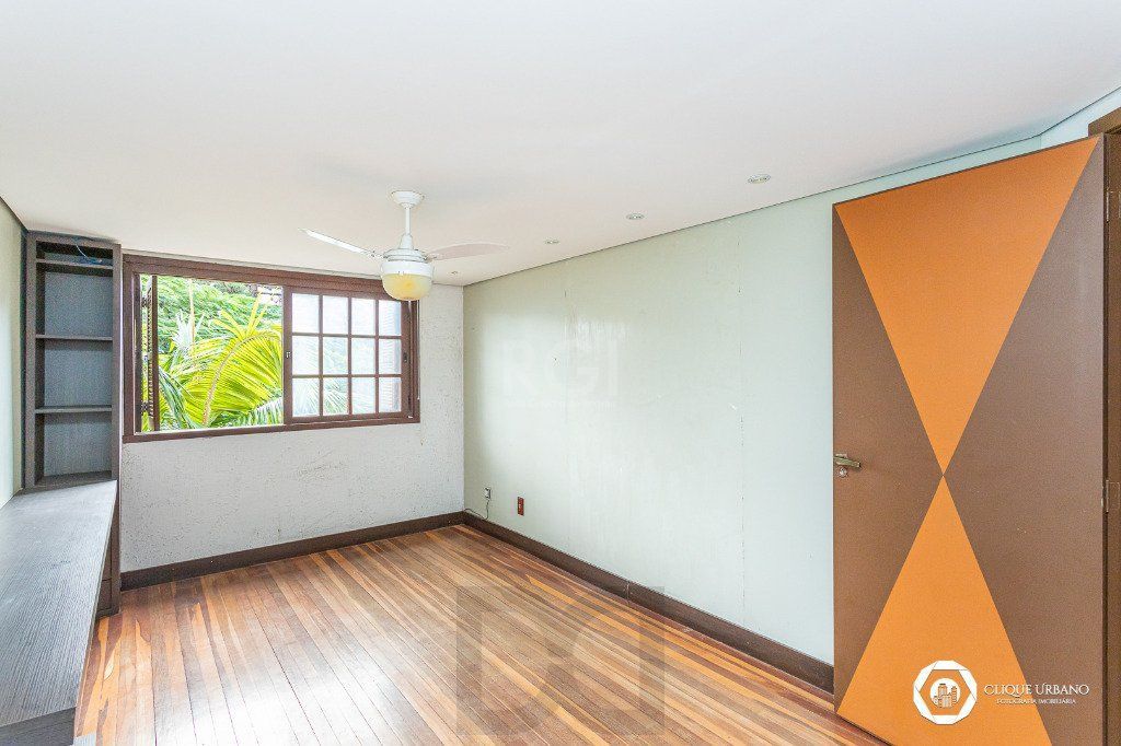 Casa para Venda - 330m², 4 dormitórios, sendo 3 suites, 2 vagas - Petrópolis — foto 46
