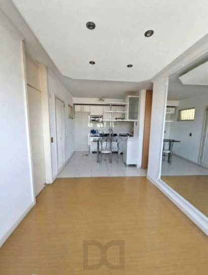 Apartamento no Sarandi de 2 dormitórios e vaga semi mobiliado DESOCUPADO — foto 4