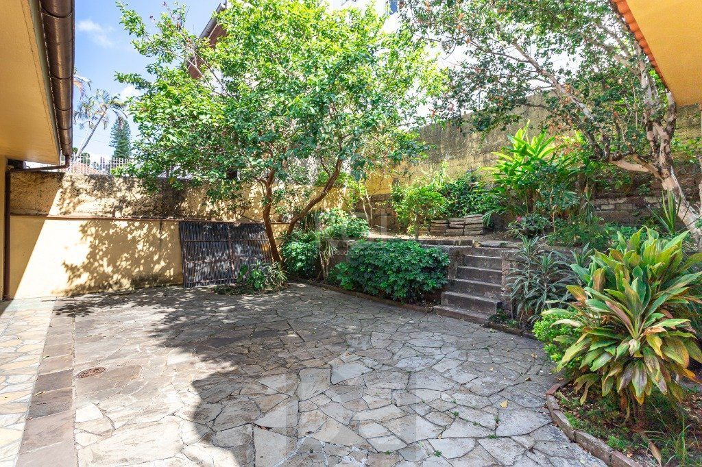 Casa no bairro Petrópolis de 3 dormitórios — foto 42