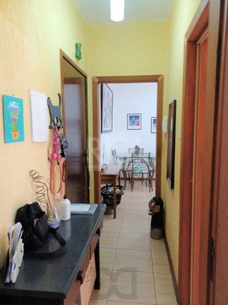 Apartamento no Menino Deus de 2 dormitórios e dependência térreo com pátio — foto 9
