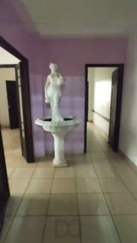 Apartamento no Centro de 3 dormitórios e dependência DESOCUPADO — foto 2