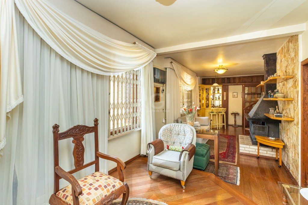 Casa sobrado no Partenon de 3 dormitórios e amplo pátio — foto 16