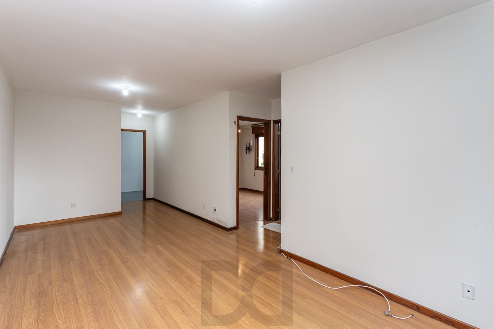 Apartamento no bairro Vila Ipiranga de 2 dormitórios e vaga DESOCUPADO — foto 2