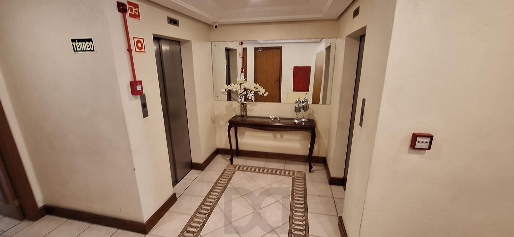 LINDO APARTAMENTO COM VISTAS NA MELHOR LOCALIZAÇÃO DO BAIRRO PETRÓPOLIS — foto 47