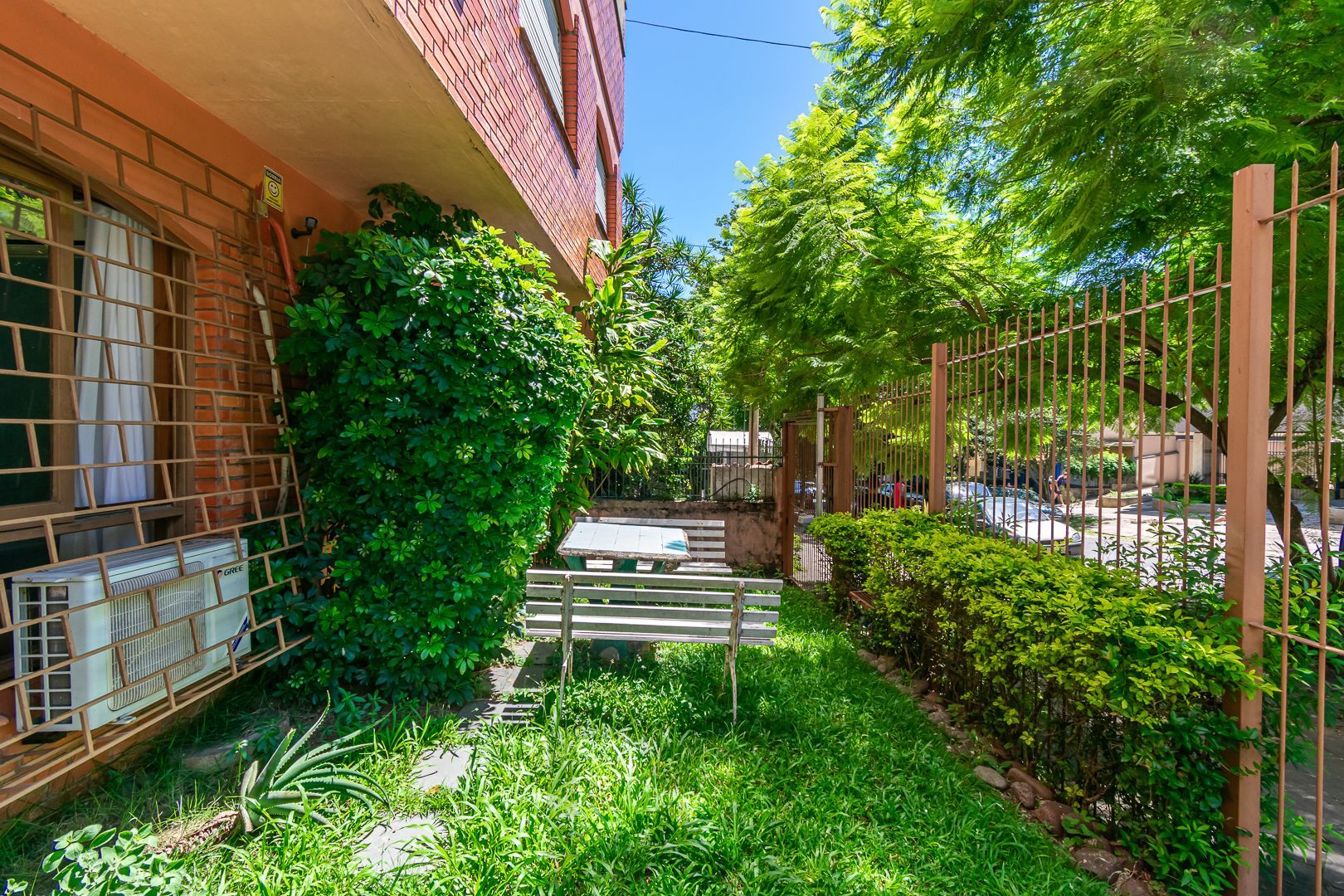Apartamento de 3 dormitórios e vaga no bairro Petrópolis — foto 26