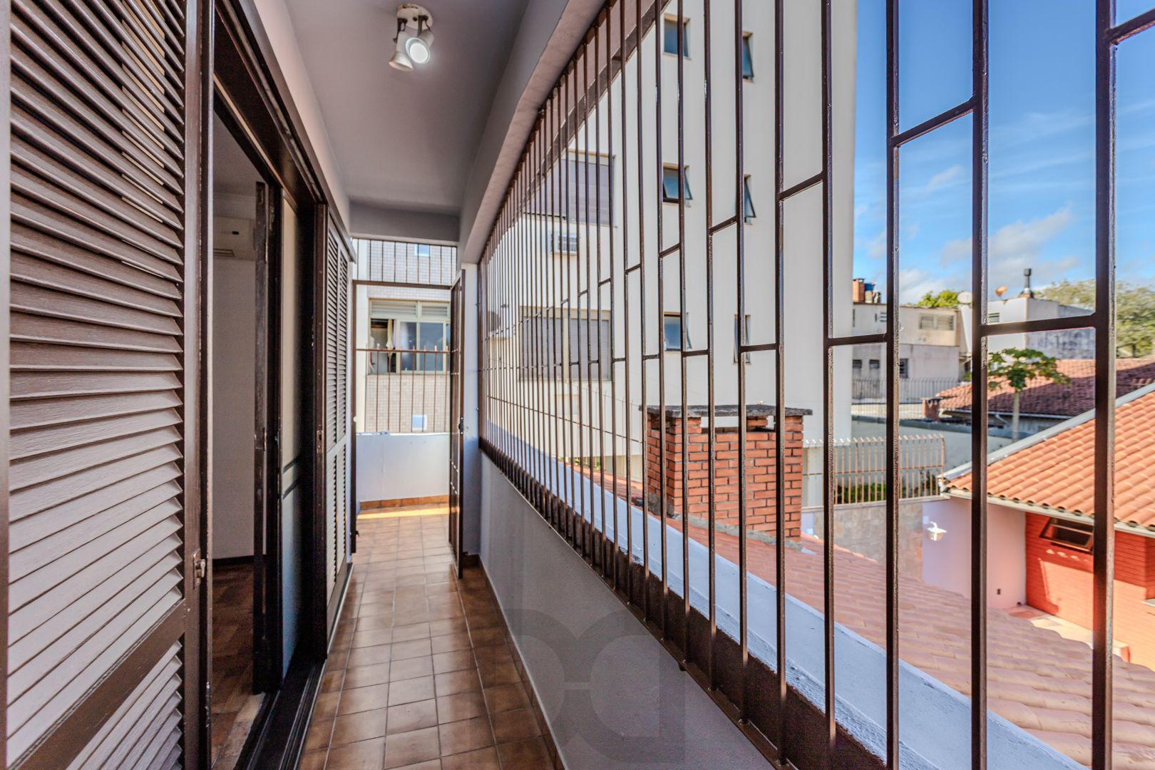 Casa no Partenon com 4 dormitórios e 4 vagas DESOCUPADA — foto 46