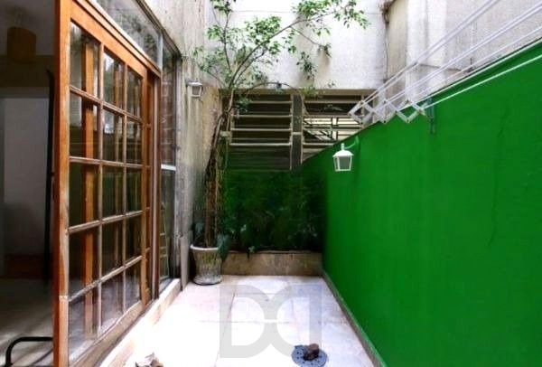 Apartamento TÉRREO com pátio no Menino Deus de 2 dormitórios e vaga rotativa — foto 31