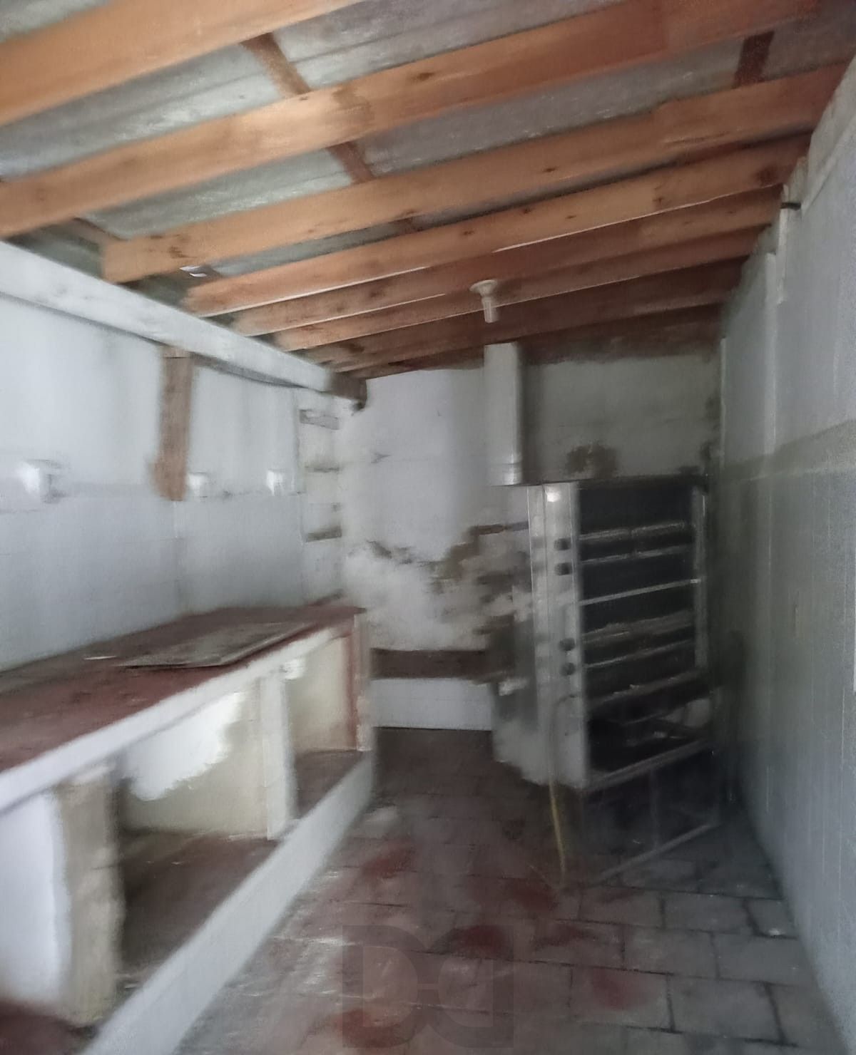 Casa no bairro Nonoai de 3 dormitórios e pátio — foto 13