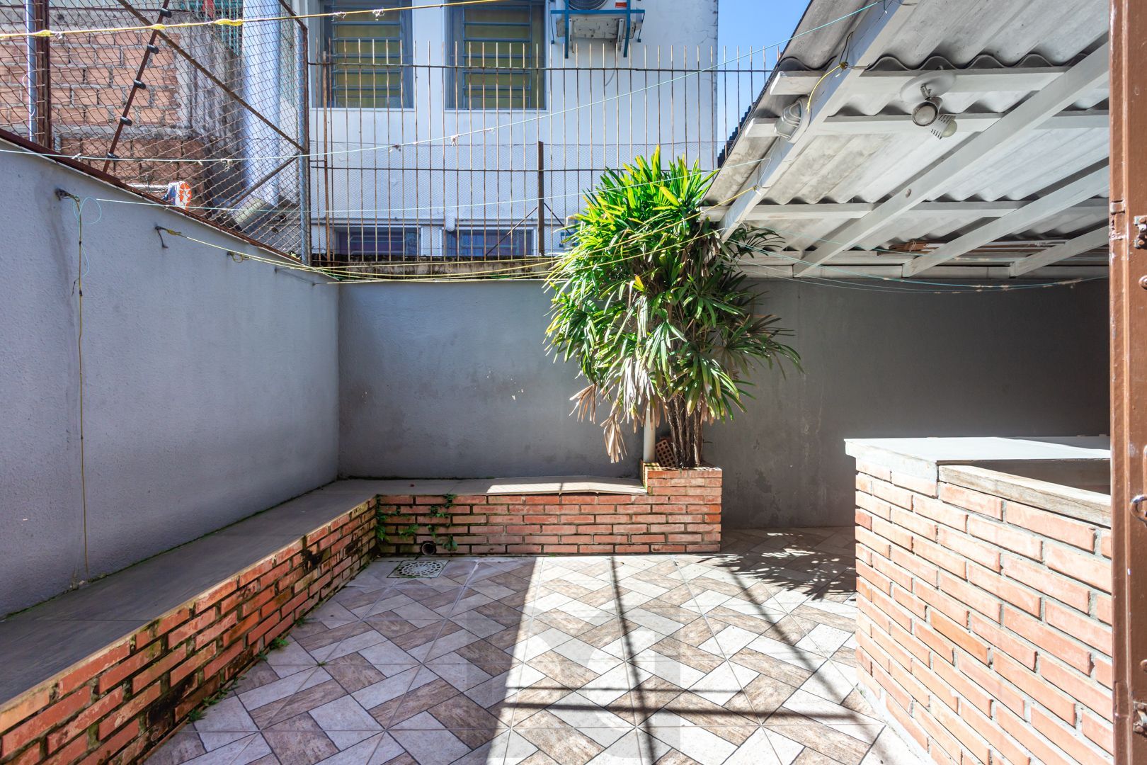Apartamento Garden térreo no bairro Menino Deus de 1 dormitório DESOCUPADO — foto 17